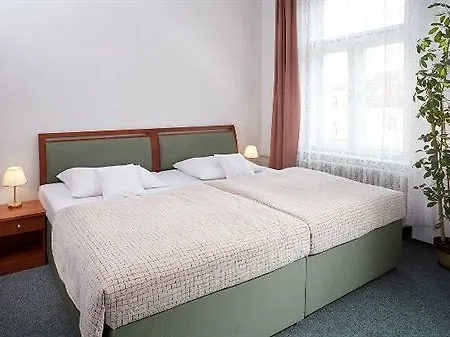 מלון Badenia Praha 3*